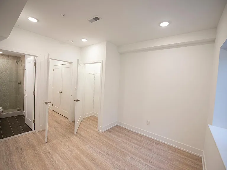 2639 W Jefferson St #1 — Photo 13