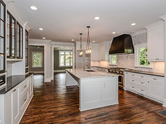 All new state-of-the-art kitchen
