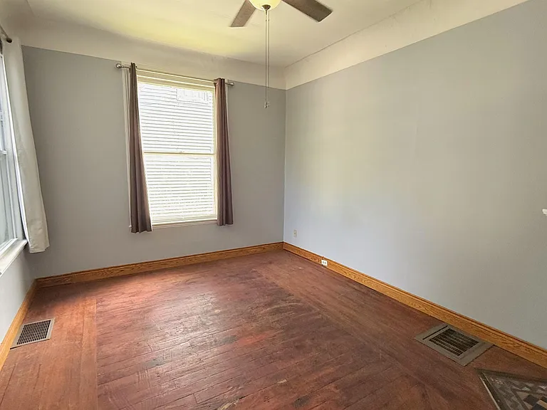 908 N Van Buren St #1 — Photo 8