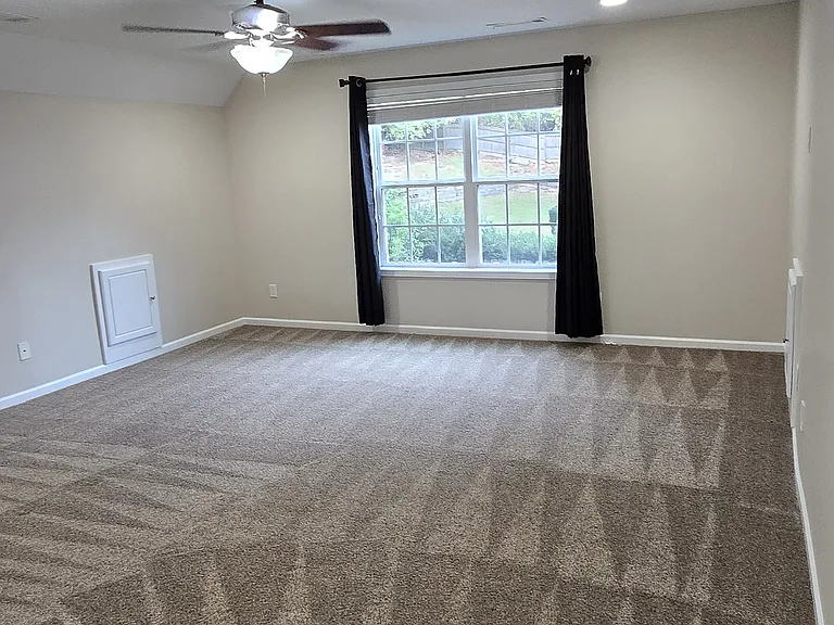 Huge 4th bedroom or bonus room