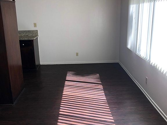 2nd image of 5233 Riverton Ave APT 10
