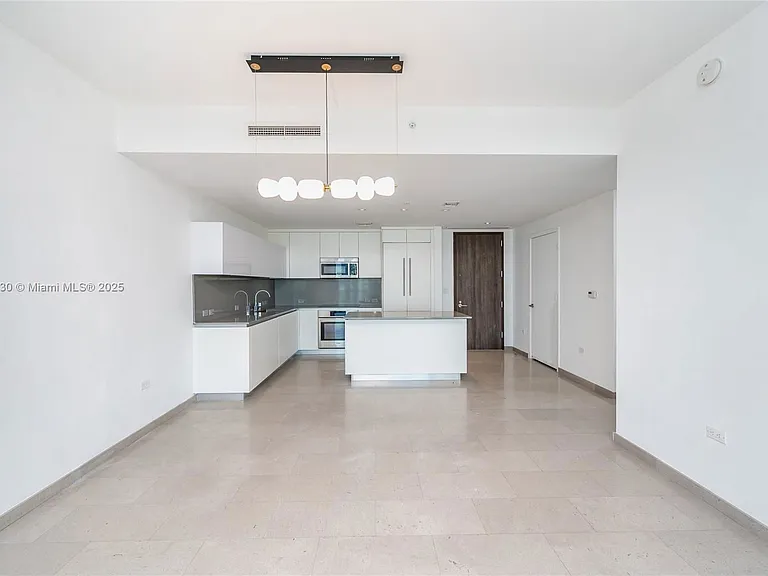 68 SE 6th St #1510 — Photo 5