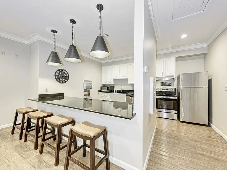 Chandler Creek Apartments — Photo 21