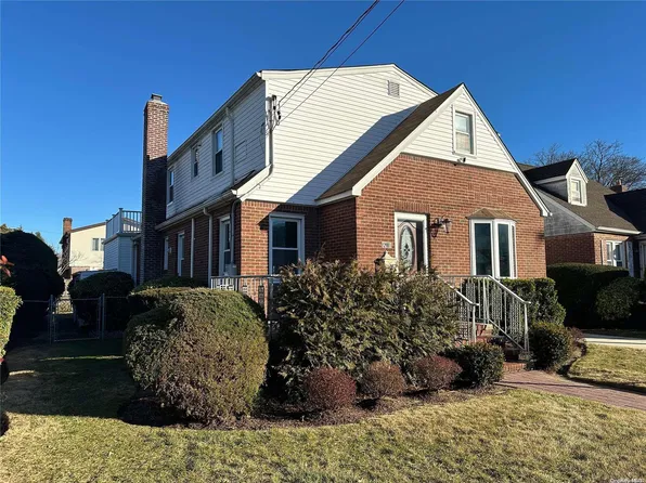 211 Hoffman Street, Franklin Square, NY 11010