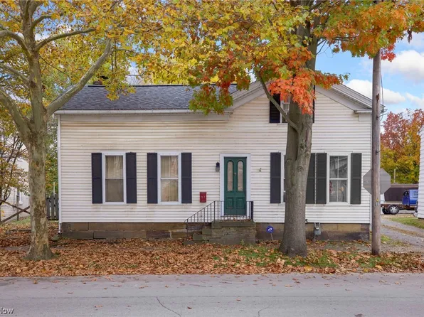 57 Canal St W, Navarre, OH 44662