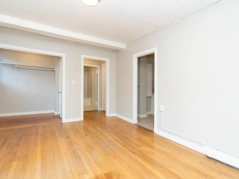 Charlesgate Apartments - Vintage Studios — Photo 49