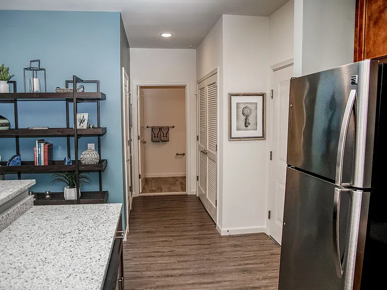 12 S Maple Ave — Photo 2