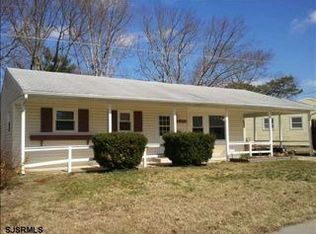 21 W Laurel Dr, Somers Point, NJ 08244