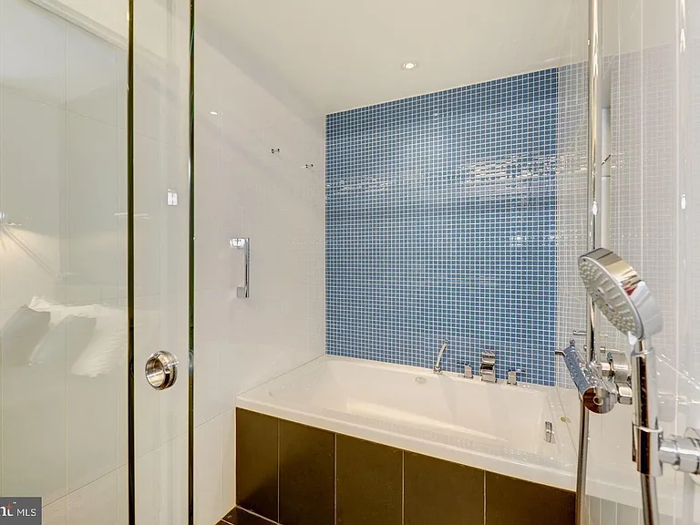 1957 3rd St NW — Photo 17
