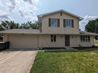 7324 Valley Meadows Dr, Fort Wayne, IN 46815