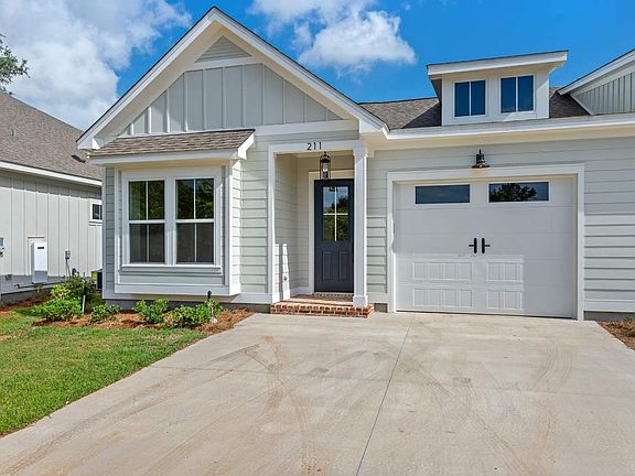 3rd image of 211 Camellia Oaks Ave