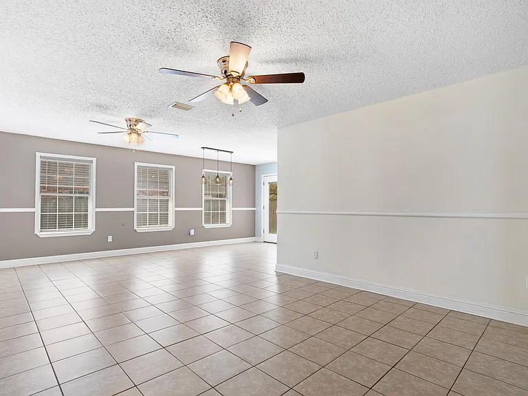 1517 Porpoise St — Photo 6