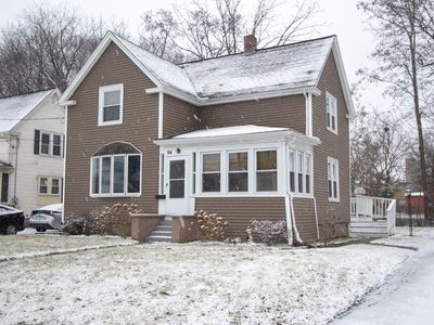 94 Merrick Ave, Holyoke, MA, 01040