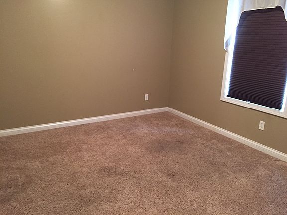 5th image of 307 E Longest Dr