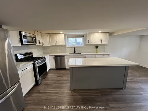 176 Queensdale Ave E #LOWER Photo 1