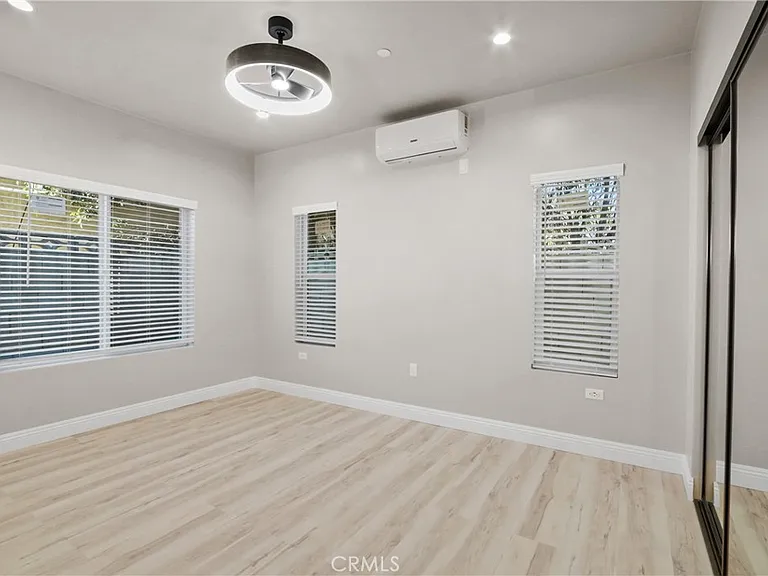 10216 Ramona Ave — Photo 9