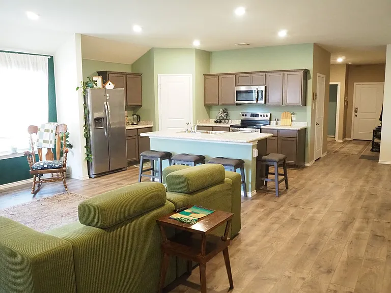 401 Wilson Way — Photo 10