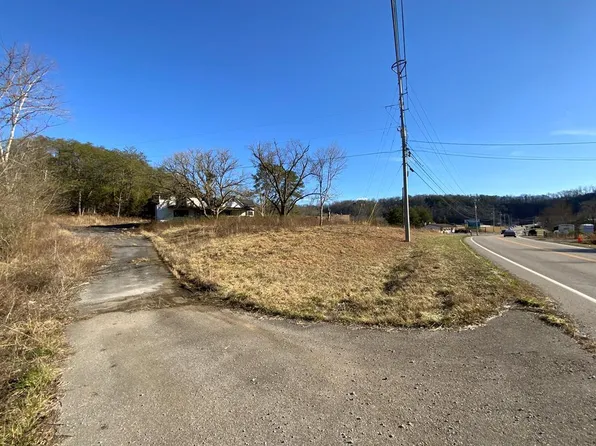 3045 Birds Creek Rd, Sevierville, TN 37876