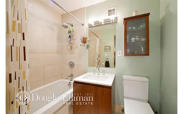 Rented by Douglas Elliman | media 17