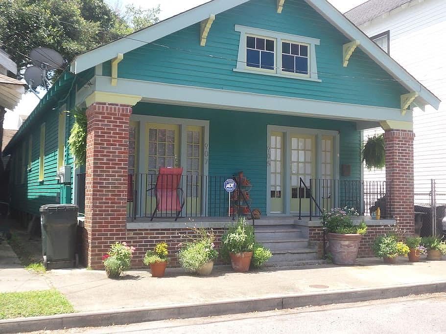 1st image of 907 Pelican Ave