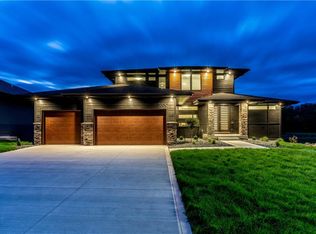 3830 Woodland Ct, Waukee, IA 50263