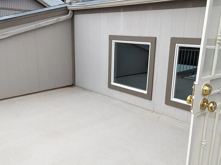 2717 N Pacific Dr — Photo 29