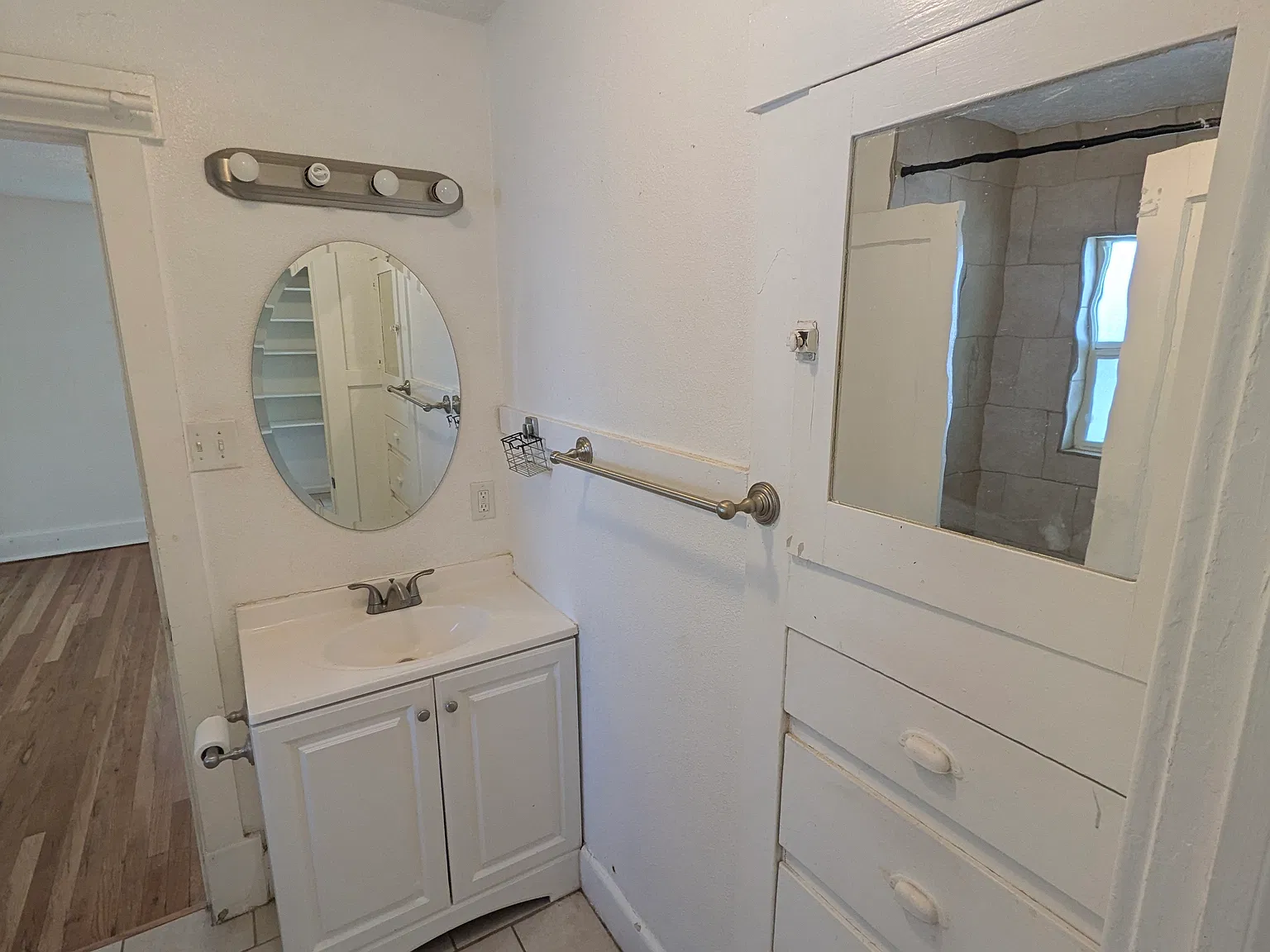2 bed, 989 sqft, $1,750 — Photo 4