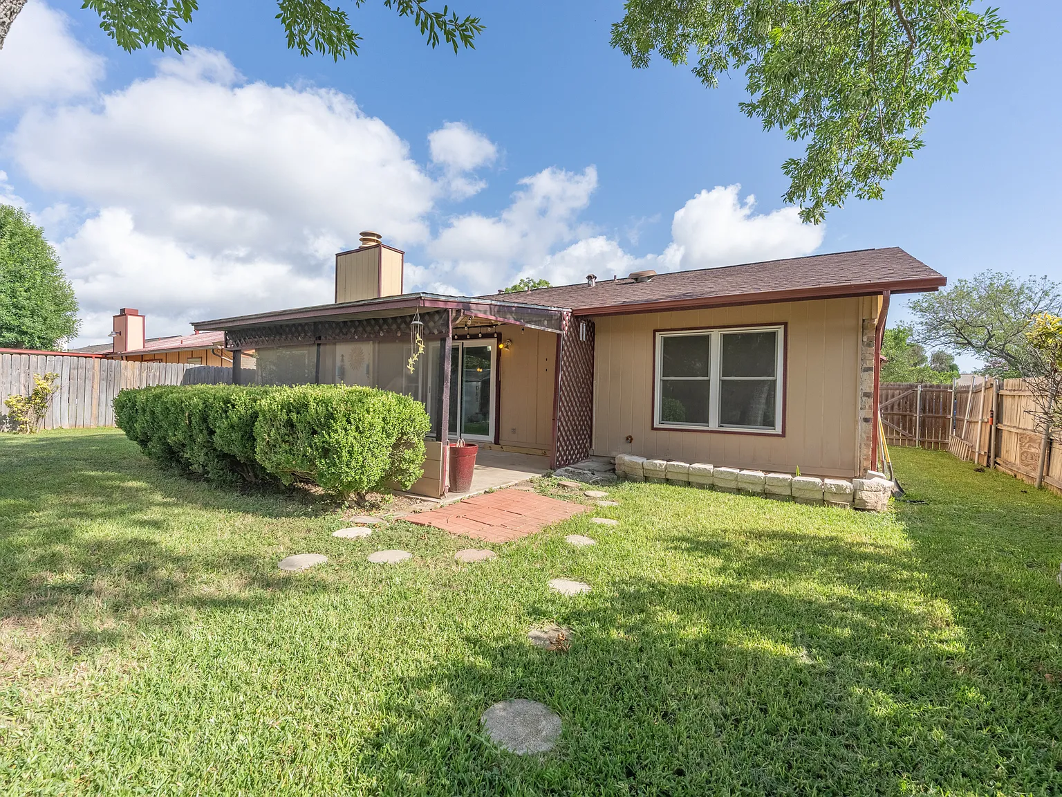 6822 Rivulet - 1 — Photo 4