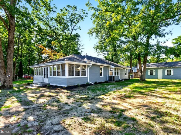 301 N Lakeshore Dr, Browns Mills, NJ 08015