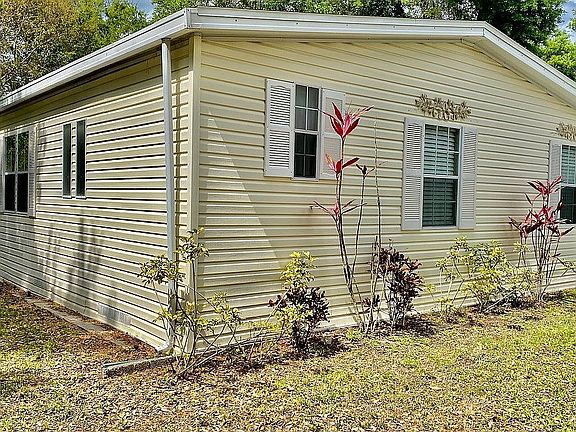 2nd image of 655 Hyde Park Cir W