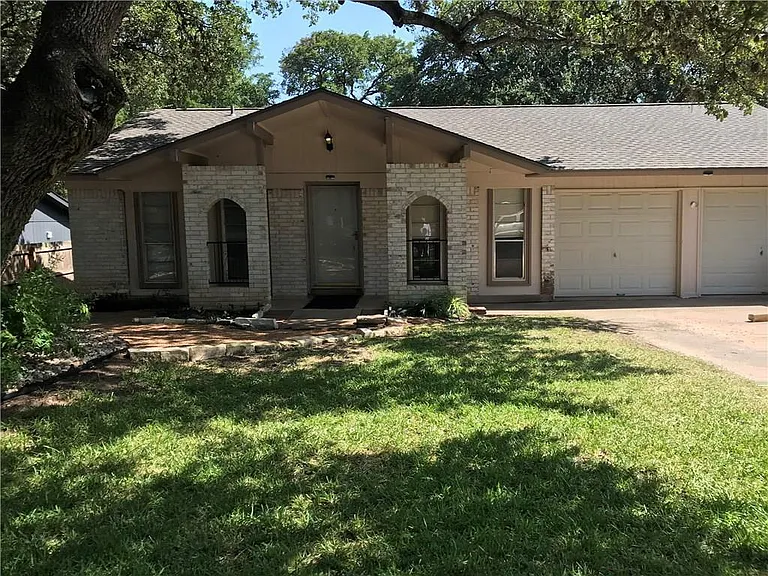 2600 Greenland Ln — Photo 1