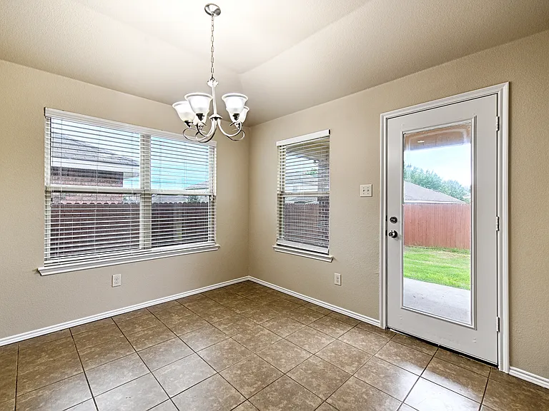 1213 Lambert Dr — Photo 11
