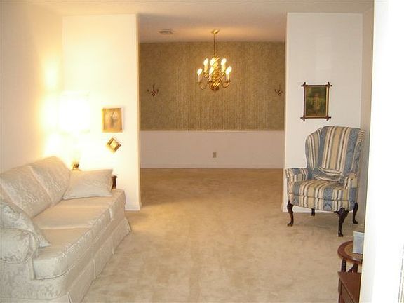 5th image of 3849 Blackberry Ln