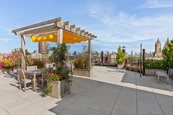 Sold by Corcoran | media 7