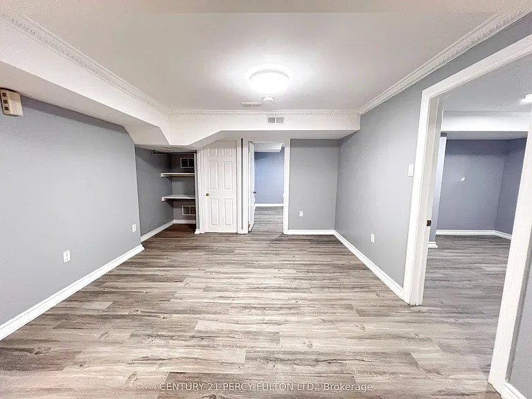 98 Elson St #BASEMENT — Photo 4