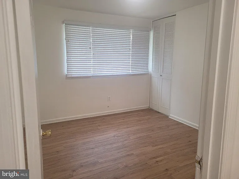 6818 Rolling Rd — Photo 22