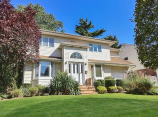 312 Jordan Ave, Woodmere, NY 11598