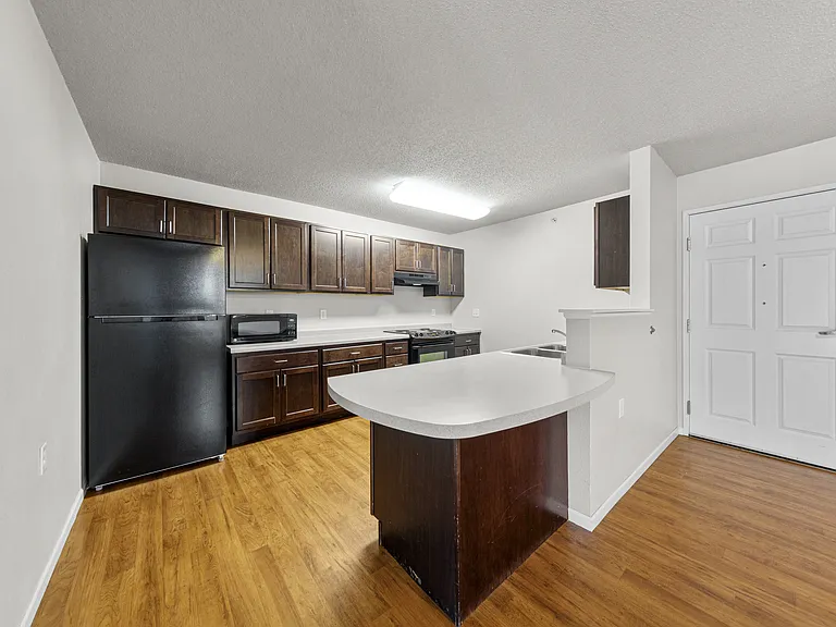 Washington Village East — Photo 19