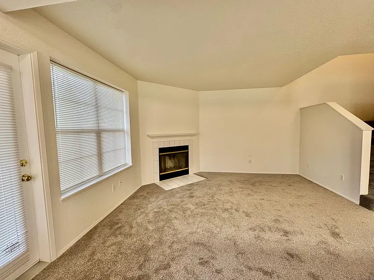 4701 NE 77th Ave #D-16 — Photo 17