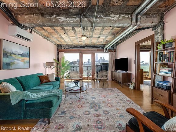 4th image of 2915 John R St APT 509
