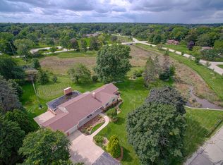 8411 N Indian Creek Pkwy, Fox Pt, WI 53217