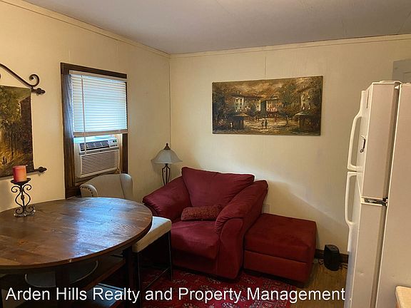5th image of 409 W Main St Unit B