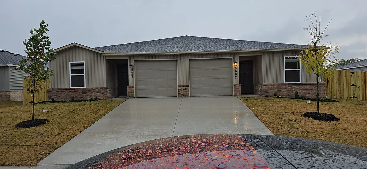 Building Photo - 6605 NW Kathleen St