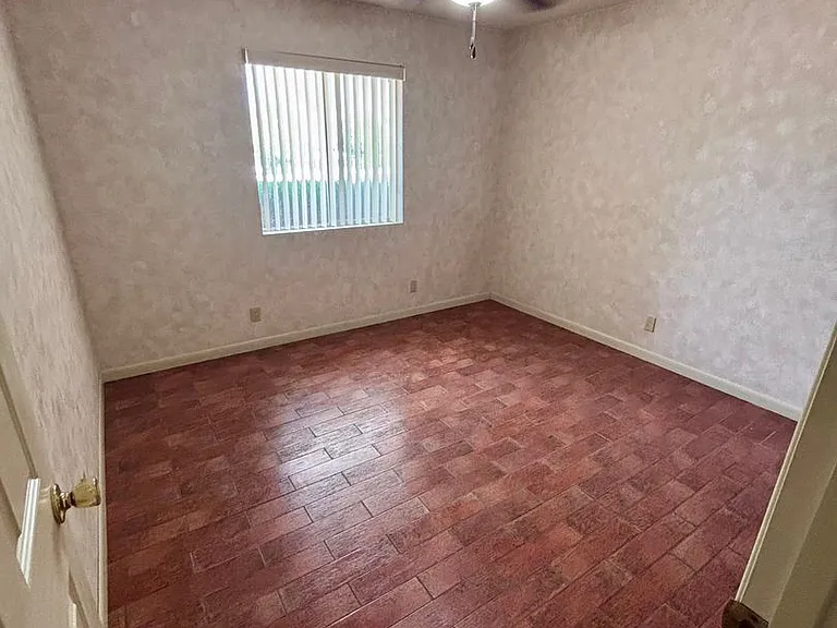 1322 E Five Star Blvd — Photo 15