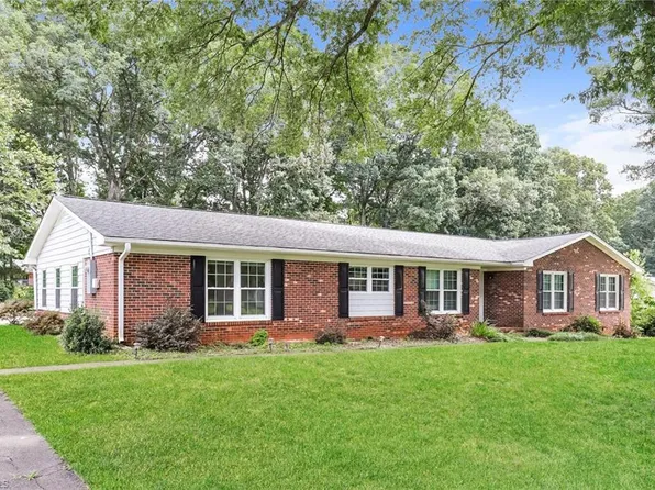 1217 Mardele Ln, Winston Salem, NC 27105