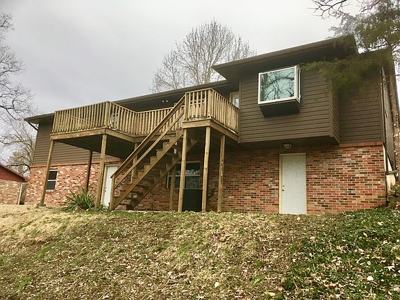 4th image of 3931 Greenbrier Dr