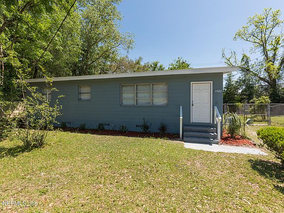 2nd image of 1922 MACLEAN Road