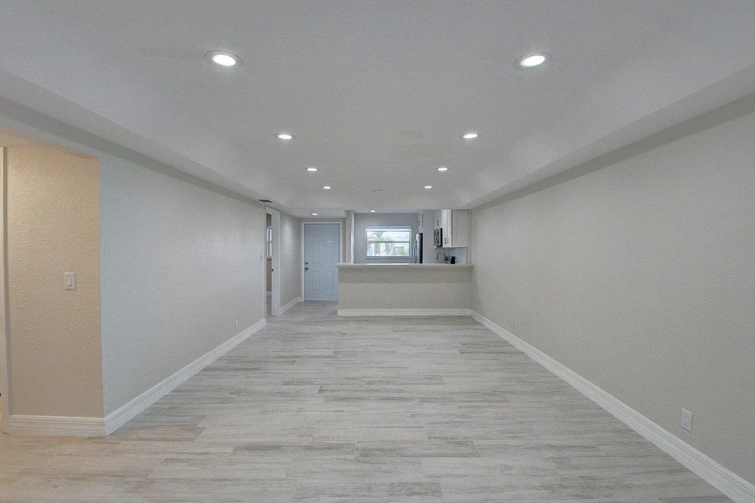 3 bed, 3.0 bath, 1250 sqft, $3,200 — Photo 1