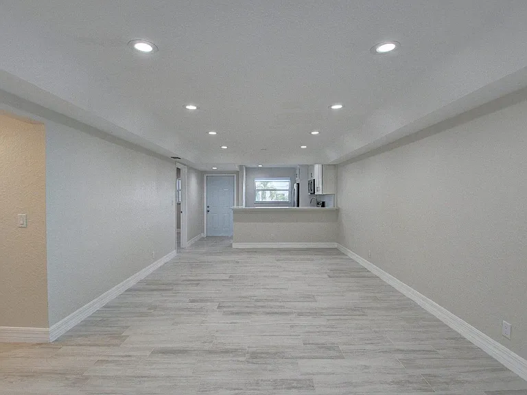 398 W Camino Real #6 — Photo 1
