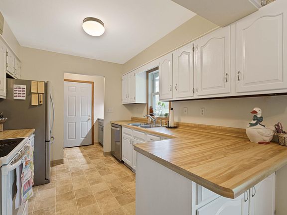 5th image of 533 Maple Ln